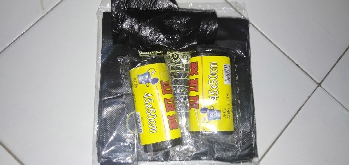 Kantong Plastik Kresek Loco Ekonomis 17 X 33 Hitam Isi 50 Lbr