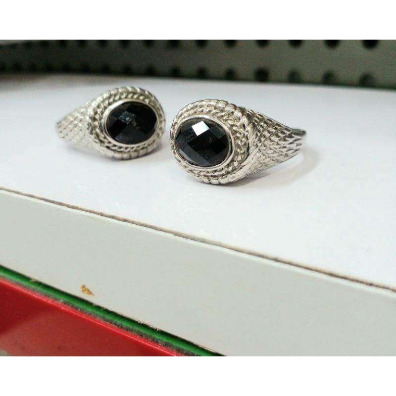 Cincin Titanium pria wanita batu hitam