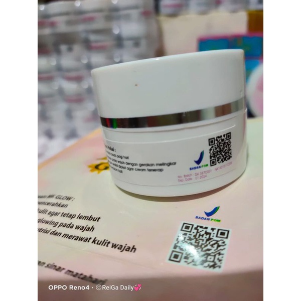 MK GLOW SKINCARE BPOM ORI(TIDAK ORI GARANSI UANG KEMBALI)