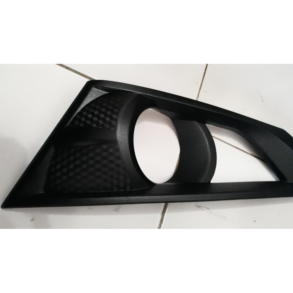 Cover ring fog lamp Sigra hitam