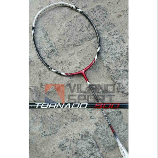 Raket Badminton Flypower Tornado 900