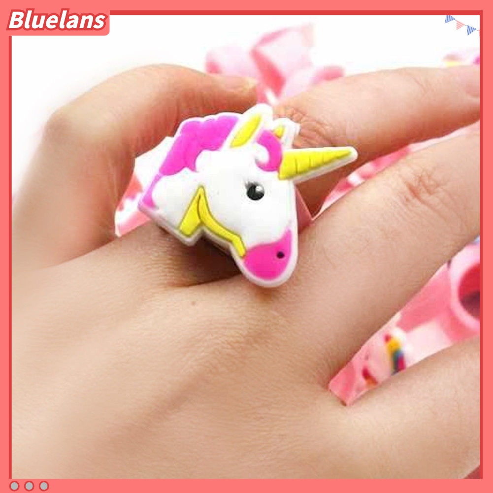 8pcs / Set Cincin Bahan Silikon Motif Kartun Untuk Wanita