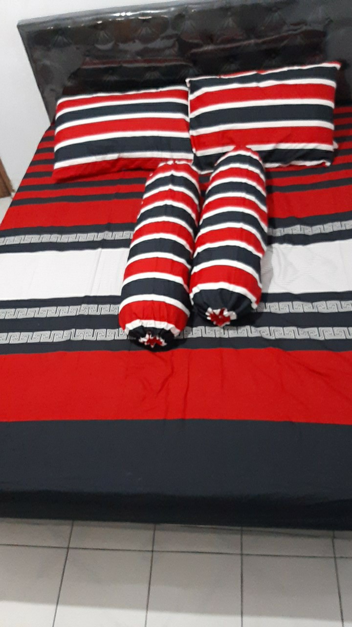 Sprei Deluxe Kintakun Size 160x200 Tinggi 20 Motif Minimalis Brenda Braxley