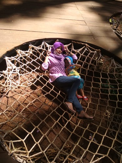 Kambangan Bulat Kayu