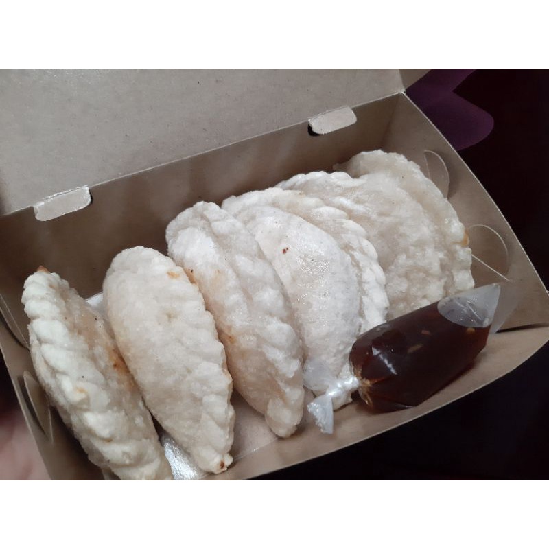 

Cireng isi ayam suwir