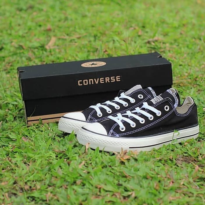 sepatu pria terbaru hitam klasik converse76 cocok untuk sekolah