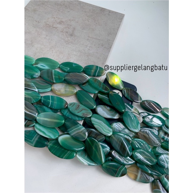 batu alam Penden simba oval green carnelian 2 x 4 cm warna hijau agate