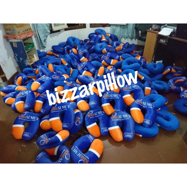 Bizzarpillow Bantal leher custom BZ161