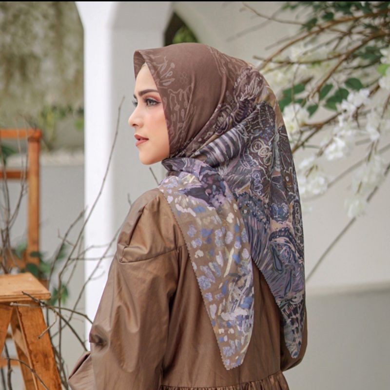 Buttonscarves Farsha series in brown