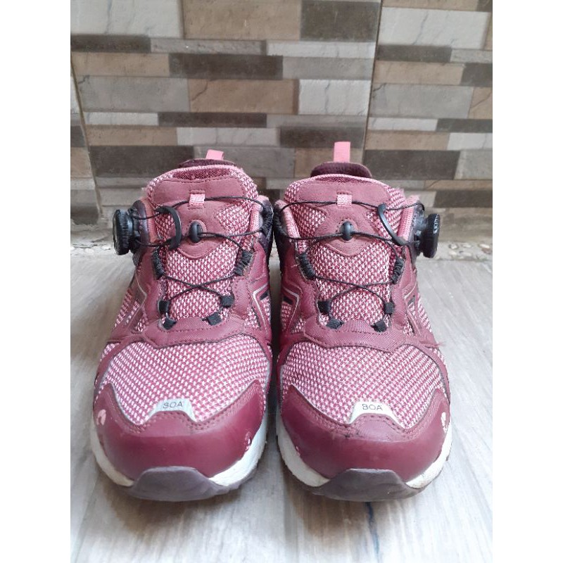 Sepatu gunung second NEPA