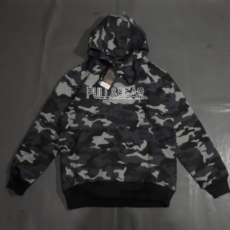 hoodie pul & bear camo