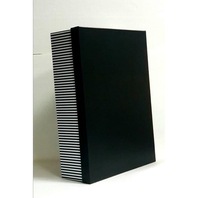 

Gift Box Super Jumbo A_Garis Hitam Tokotaraka94