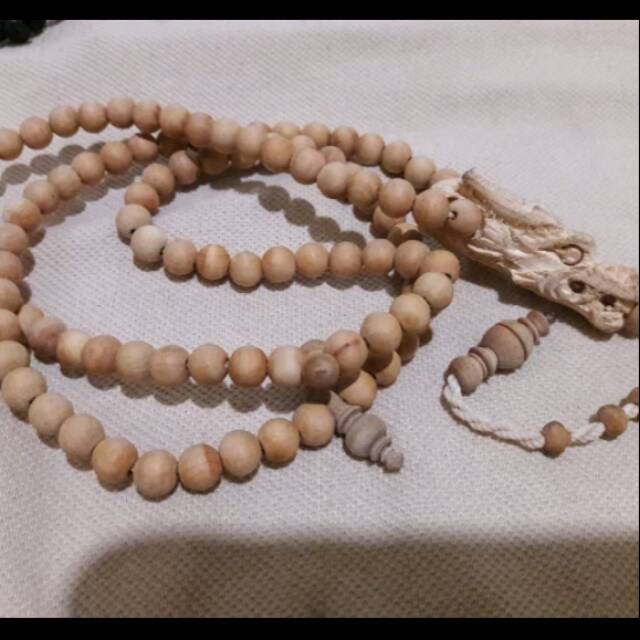 KALUNG TASBIH  UKIR  KEPALA  NAGA KAYU CENDANA WANGI