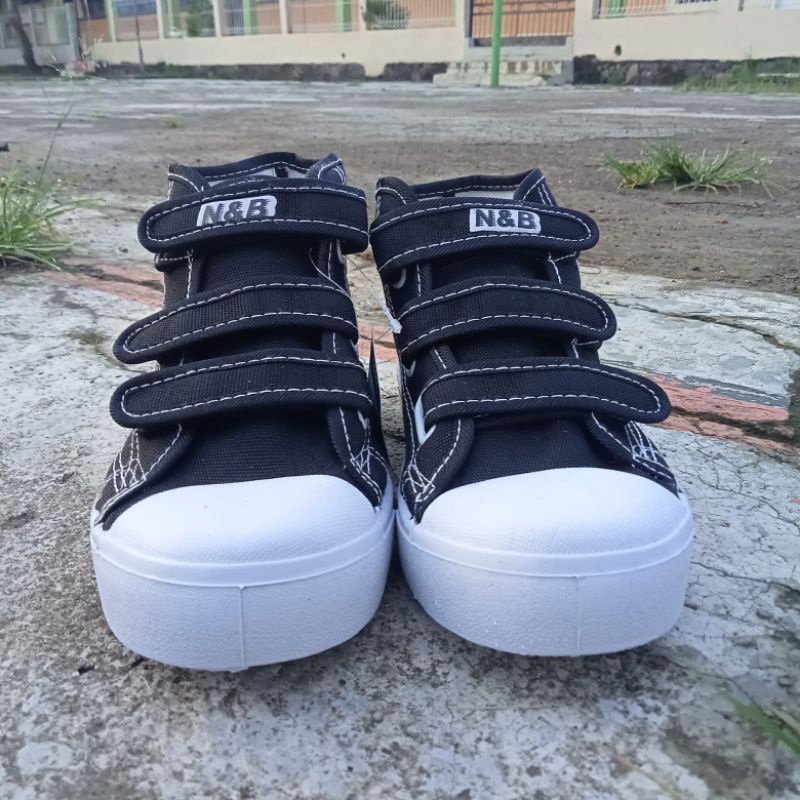 sepatu sekolah NEW BASKET Nomor khusus bot perekat