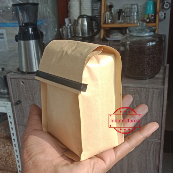 

MURAH KEMASAN KOPI 250 GRAM GUSSET BER TINTIE - Craft, Tintie hitam