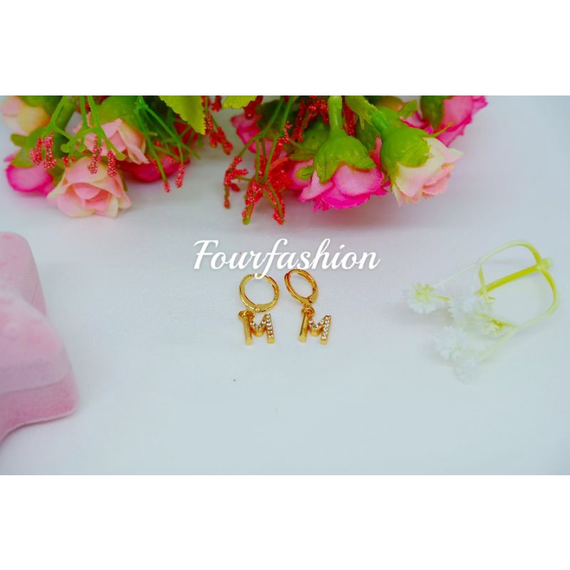 Fourfashion Anting huruf / anting alphabet /anting inisial Terbaru JX07