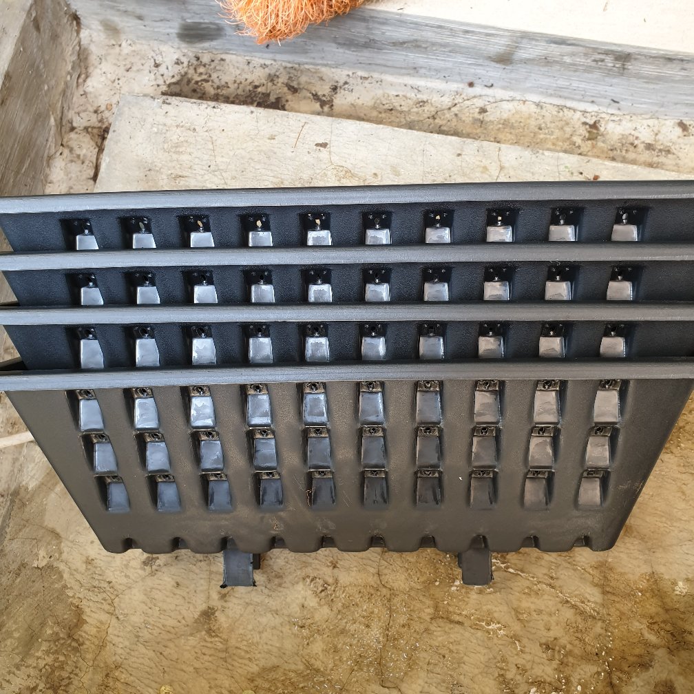 Pot Dinding Argo 04 Hitam Panjang 34cm