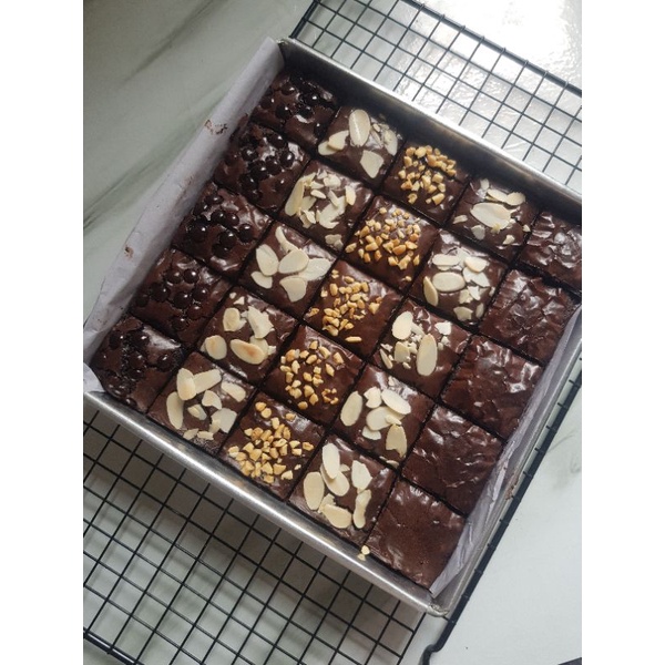 

FUDGY BROWNIES POTONG MIX TOPING/BROWNIES POTONG