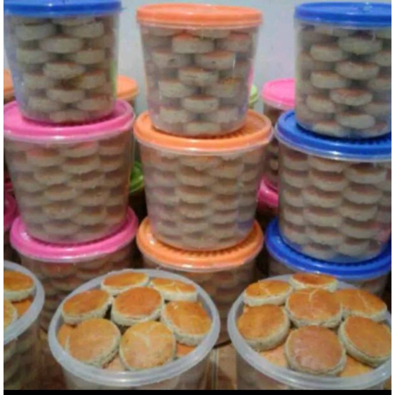 

kue kacang khas jember
