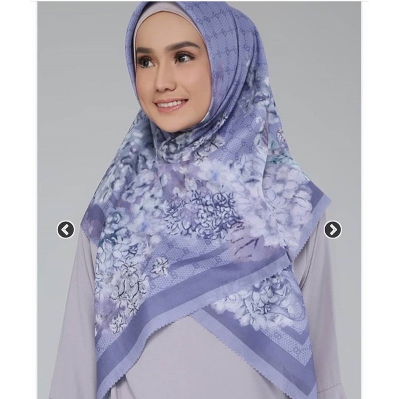 Buttonscarves Hydrangea Square