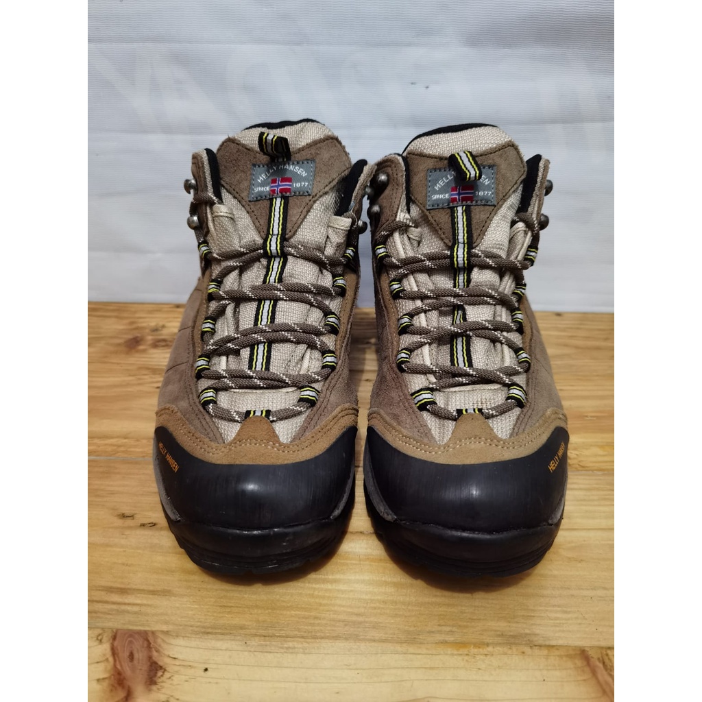 Sepatu Outdorr Helly Hansen Coklat