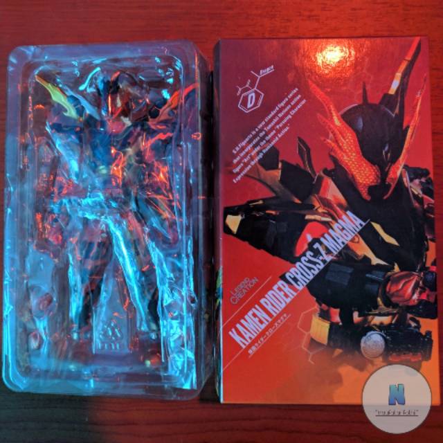 SHF KAMEN RIDER CROSS-Z MAGMA (KAMEN RIDER BUILD)