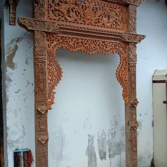 gebyok tanpa pintu lepas putih.