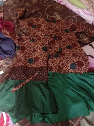 Batik Couple Keluarga Sania Ruffle Ori Ndoro Jowi Dnt Motif Rempel Hijau