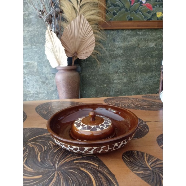 Bokor mejengukan bokor kayu batok kelapa