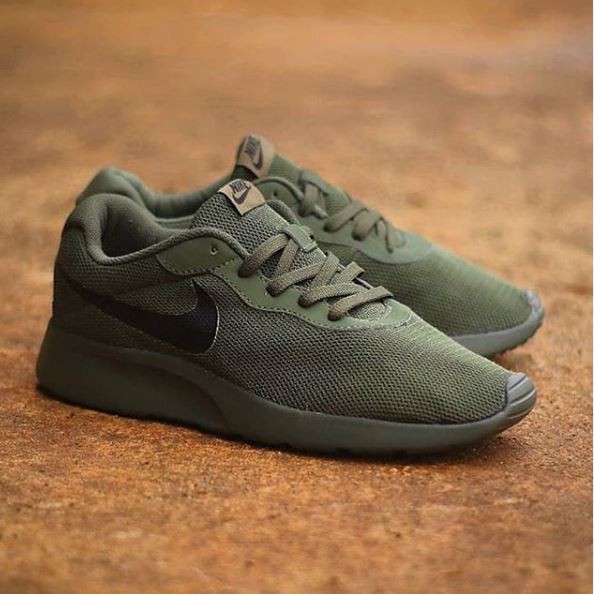 nike tanjun olive