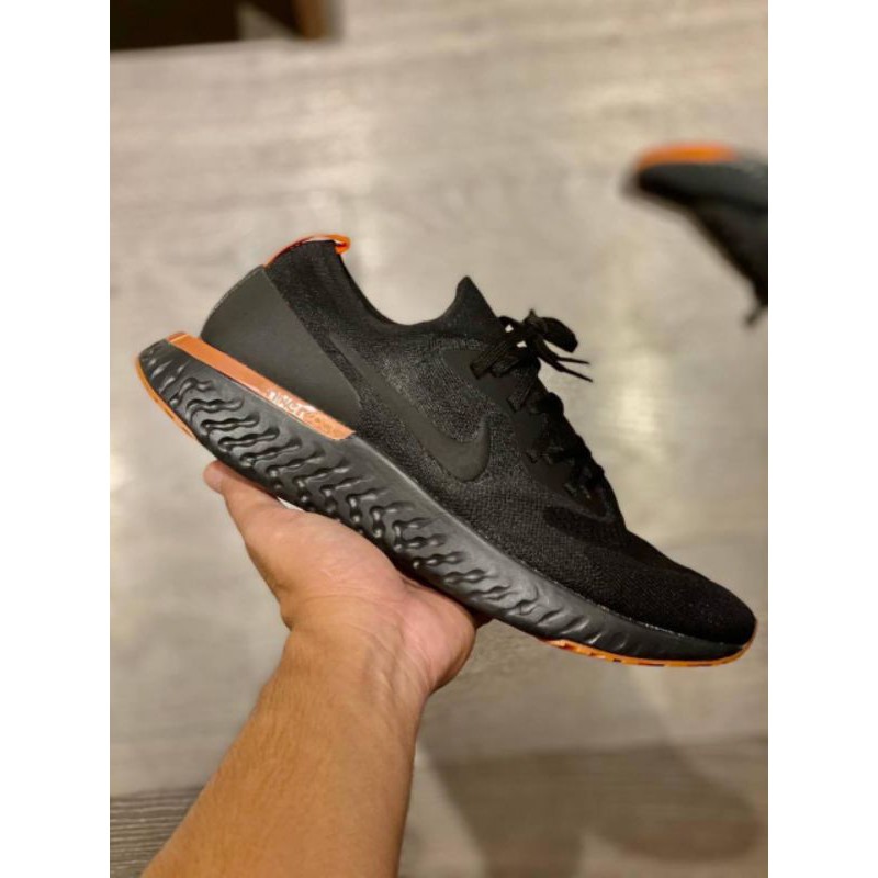 Nike epic react "Black orane"
