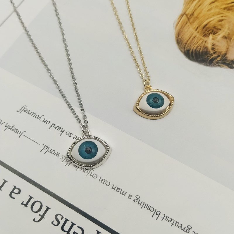 Kalung Rantai Panjang Dengan Liontin Bentuk Mata Setan Bahan Alloy Gaya Retro Punk Eropa Amerika