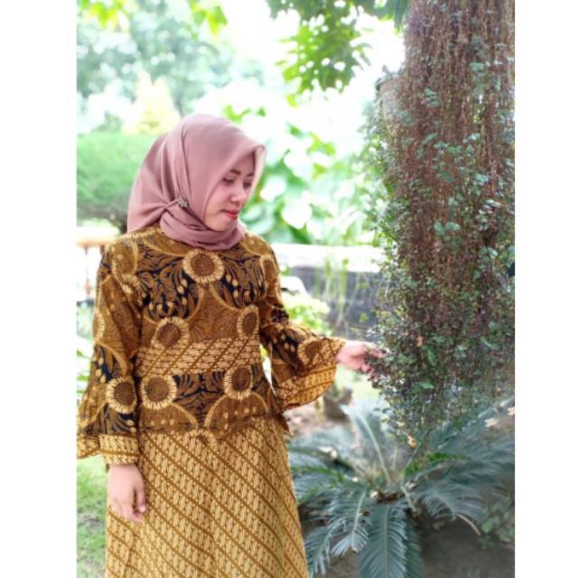 trivinasirintyanadewi