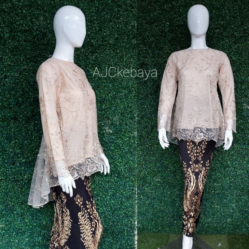 Kebaya / Gotik Pingwin/ Kebaya Modern/ Kebaya Tunik / Set Kebaya/ajc kebaya-5