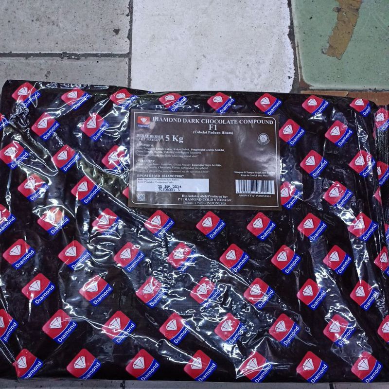 

COKLAT BATANG DIAMOND (1 KARTON) @ 2 LEMBAR x 5 KILOGRAM