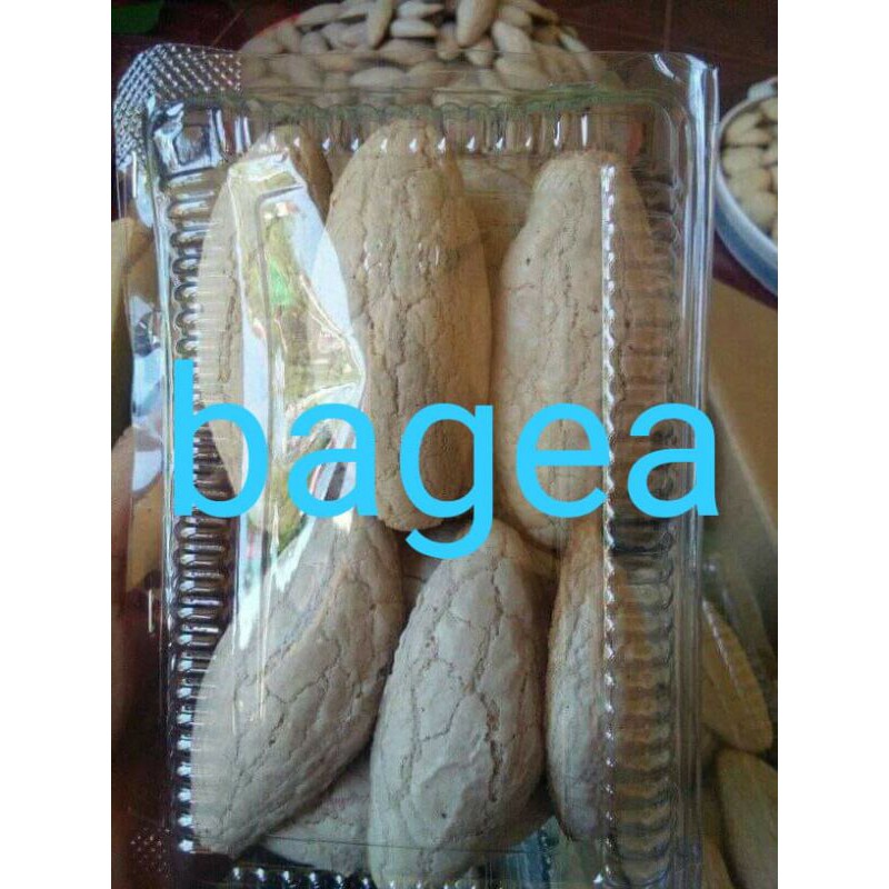 

Kue Bagea Khas Makassar