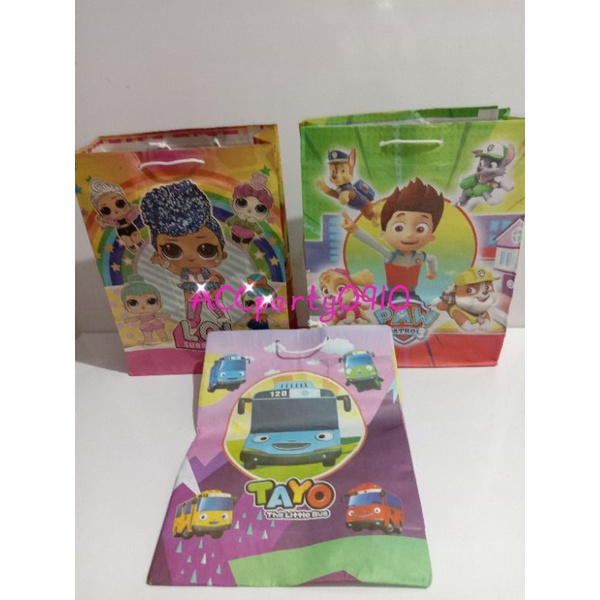 

Tas Snack / Tas Kertas Ulang Tahun / Tas Kado ( 20 x 28 Cm )