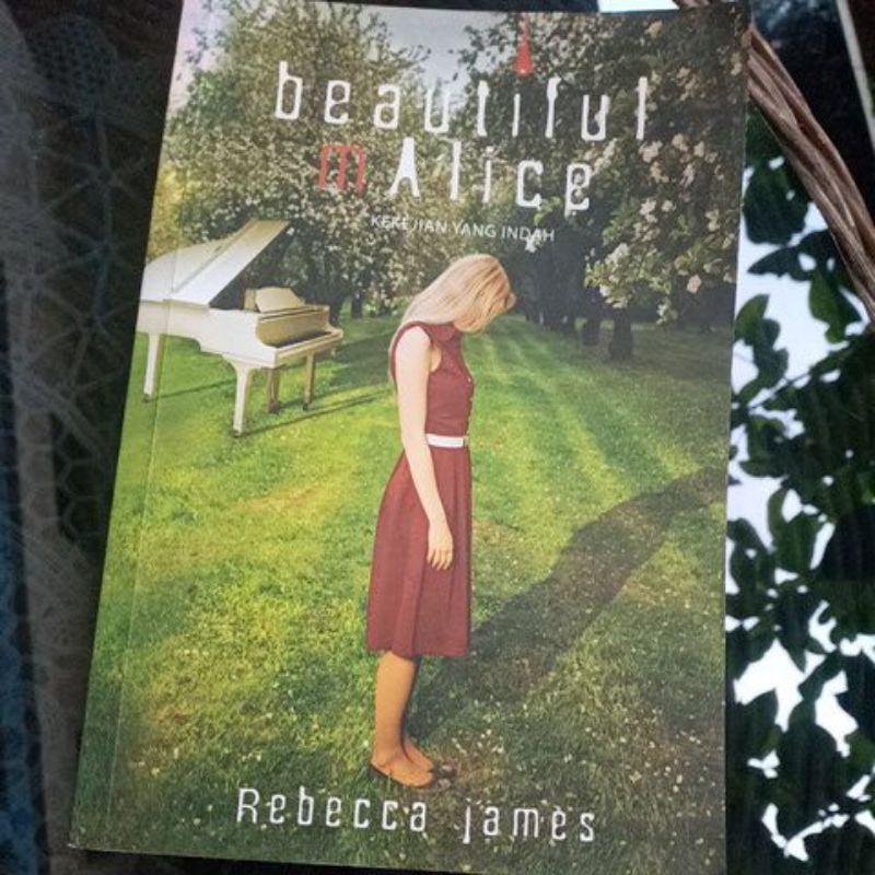 Novel Beautiful Malice - Rebecca James