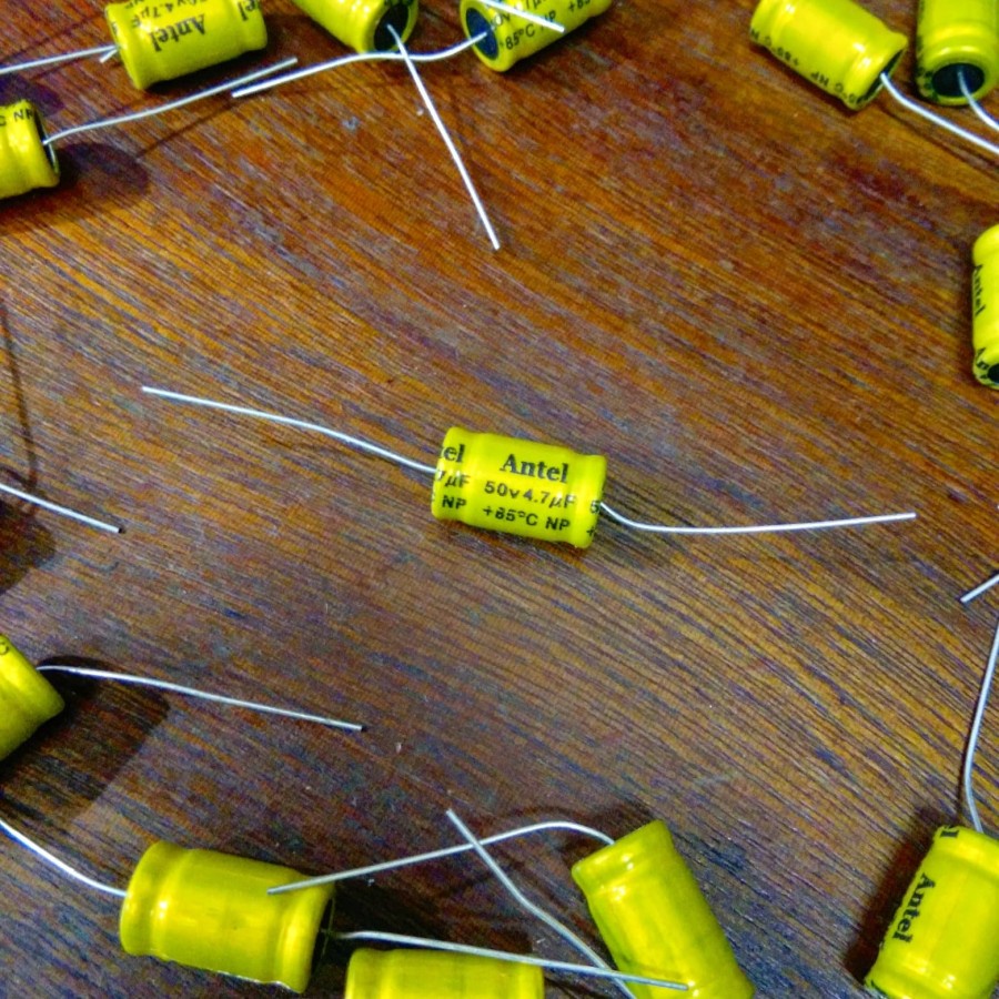 Elco Non Polar 4,7uf 50v NP