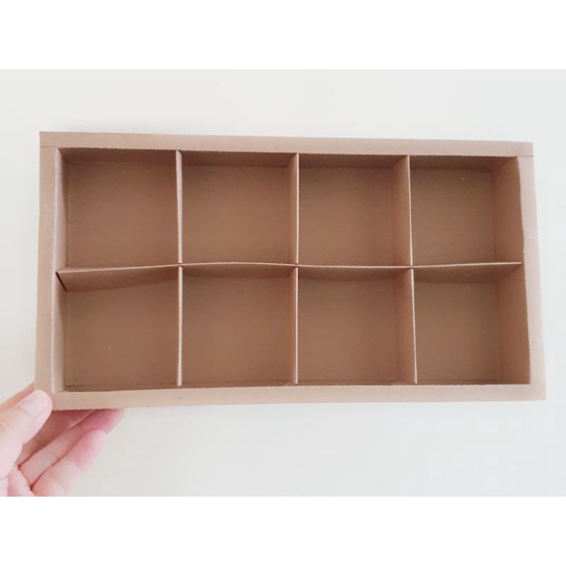 

Dus kue eggtart, Soes Box mika lebaran idul fitri sekat 8 uk. 30x15 kotak sekat 7.3x7.3 cm & kartu ucapan