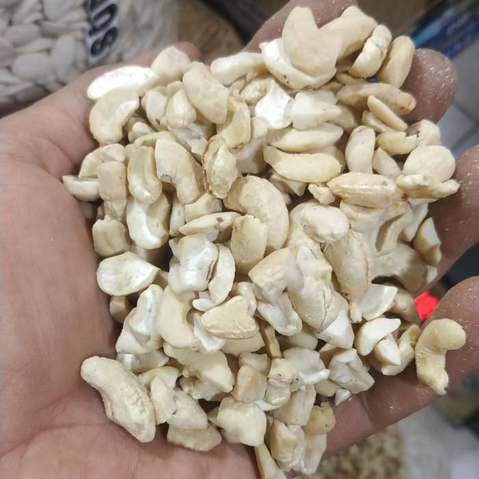 

kacang mede mentah belah empat 1kg