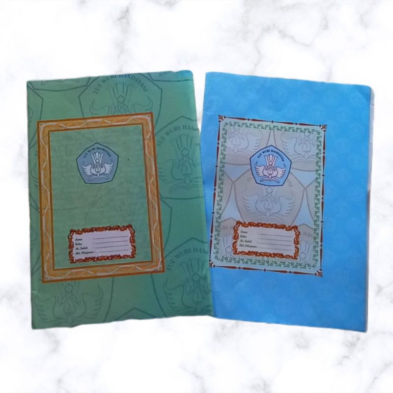 

Sampul Buku Tulis Quarto Warna Tut Wuri Handayani Bergaris 20 Lembar