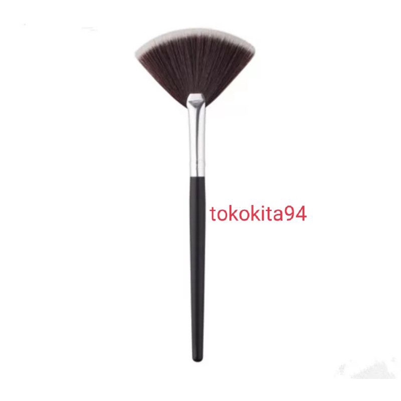 Kuas Highlighter Satuan - Fan Brush Highlight 1 Pcs - Kuas Shading Tirus Make Up Hitam