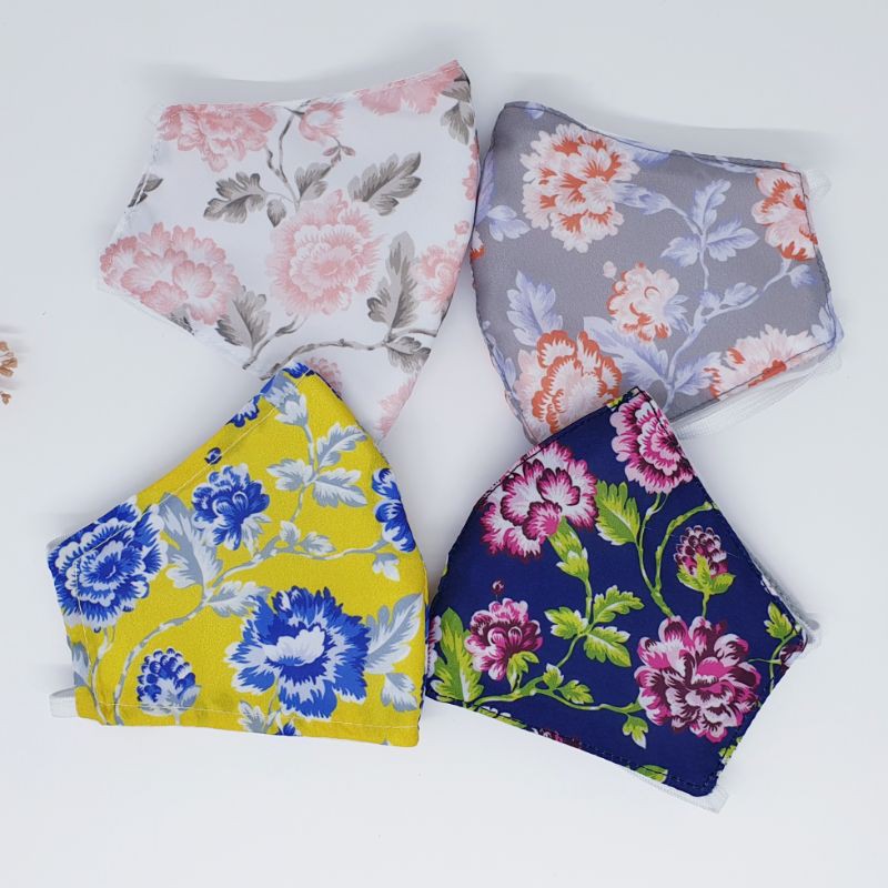

Seruni Living Masker Kain 3 Lapis Motif Bunga Chrysan