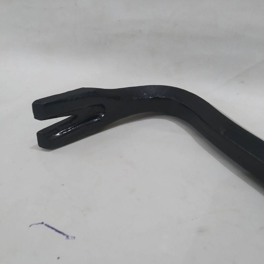 Linggis Panjang besar cungkil congkel cabut pencabut paku galian gali tanah besi ulir polos