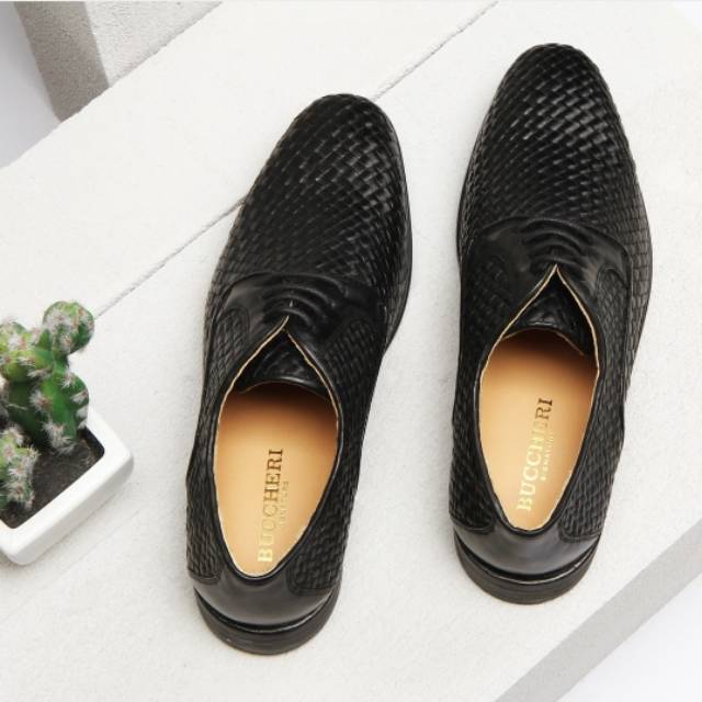 SEPATU BUCCHERI SIGNATURE