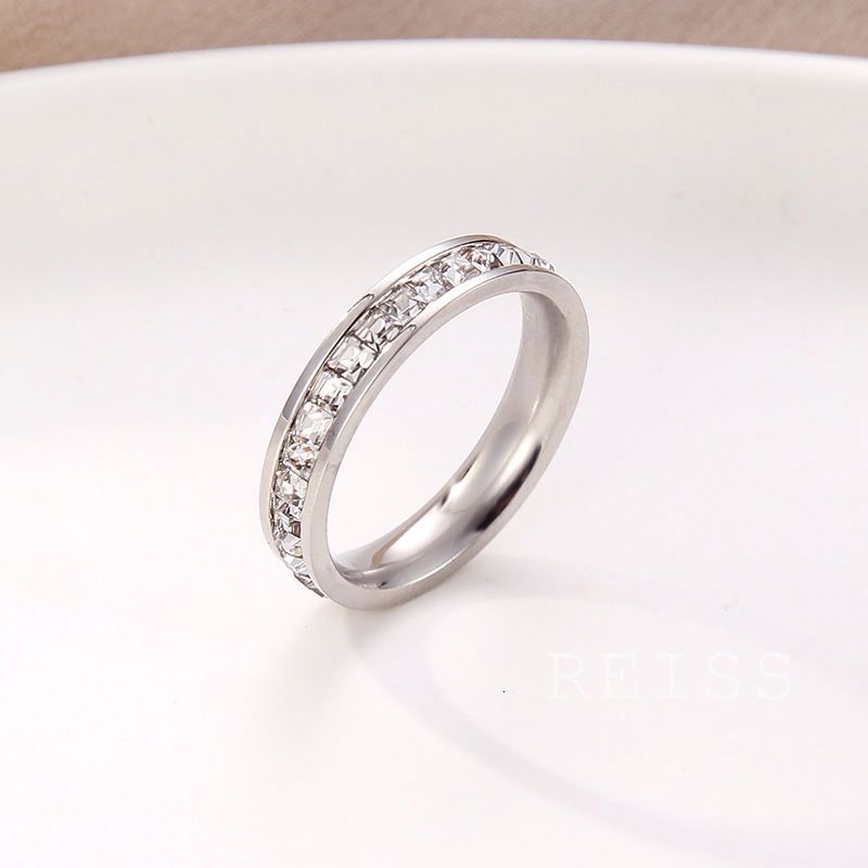 Cincin Berlian Baris Bahan Titanium Warna Rose Gold Untuk Wanita