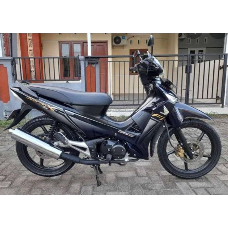 STRIPING STICKER LIS SUPRA X FI 125 2009 HITAM SILVER STICKER SUPRA FI 2009 125 SUPRA X 125 FI 2009 