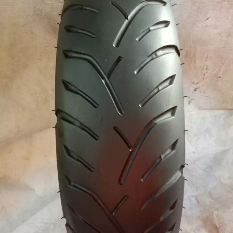 ban motor second merk IRC 120/70 ring 14 untuk ban belakang PCX