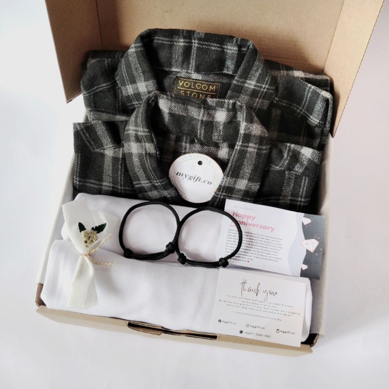 Hampers Outfit Couple dan Jomblo / Gift Box Kemeja / Hampers Cowok Cewek / Kado Ulang Tahun / Kado A